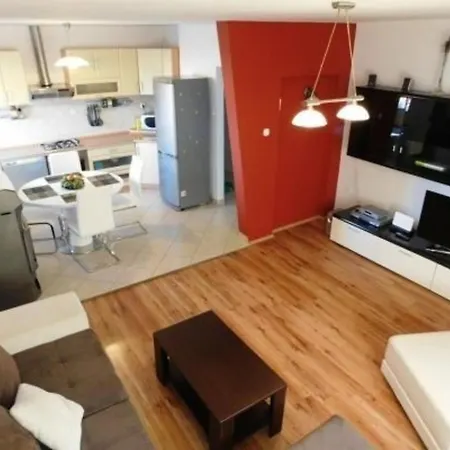 Behagliche In Mit Terrasse Und Grill Apartment