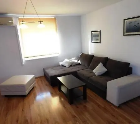 Behagliche In Mit Terrasse Und Grill Apartment